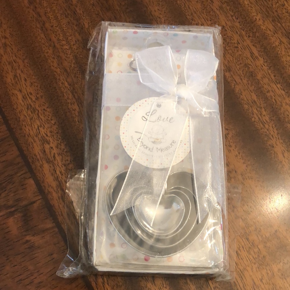 "Love Beyond Measure"  Heart Measuring Spoons - Picture 10 of 12